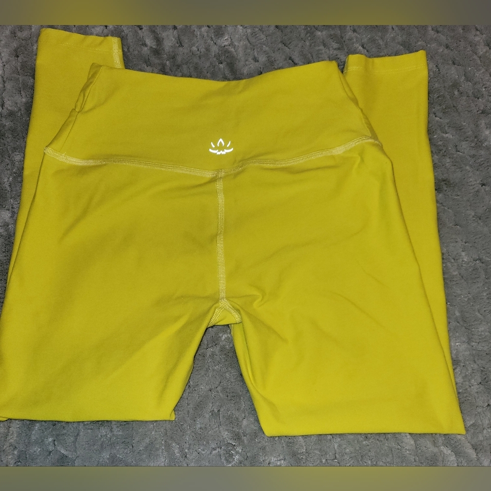 Beyond Yoga Bright Yellow Leggings - Picture 4 of 5